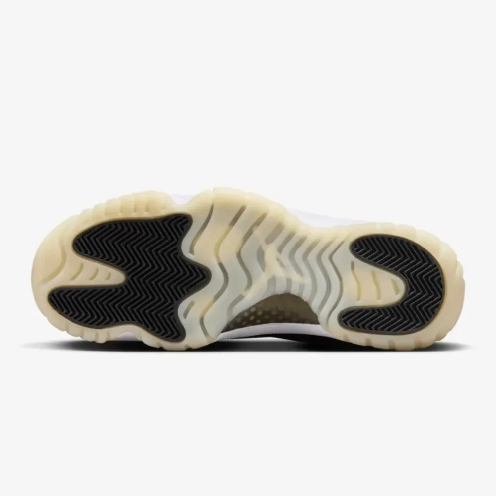 AIR JORDAN Gratitude 11 Retro 2023 Release Mint